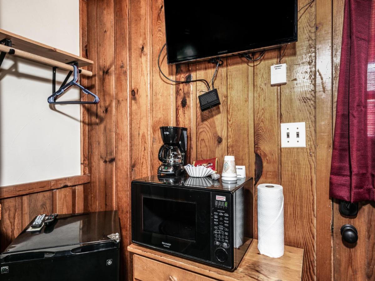 Apache Village Cabinette 15, Queen Bed, Midtown, Sleeps 2 Ruidoso Exteriör bild