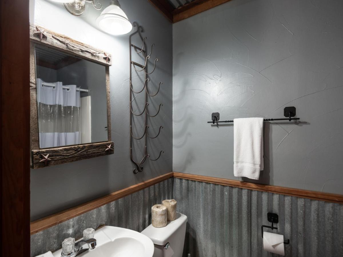 Apache Village Cabinette 15, Queen Bed, Midtown, Sleeps 2 Ruidoso Exteriör bild